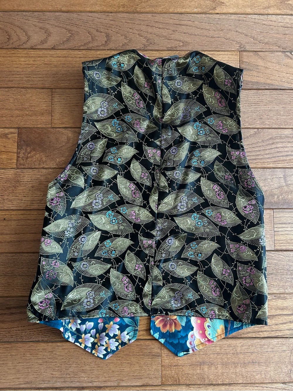 Whimsigoth reversible butterfly vest - Picture 4 of 9